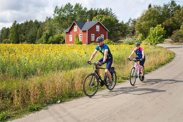 Cycling on Österretais in Korpo