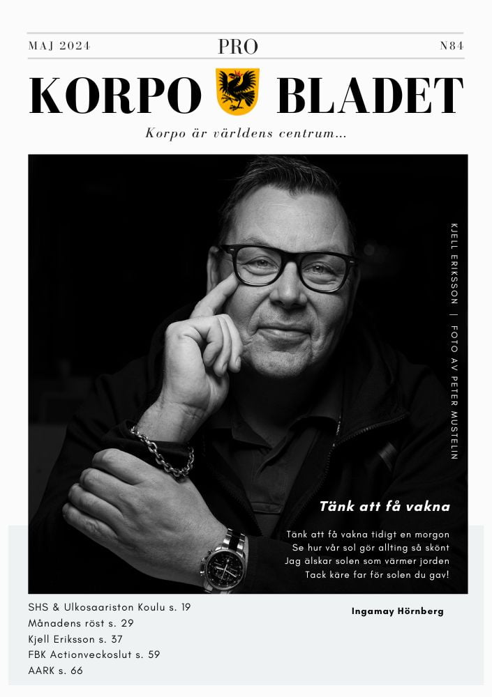 Omslag till tidningen "korpo pro bladet" med en leende man med glasögon som gör ett segertecken, med svensk text och nummerdetaljer.